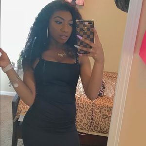 Meet your Posher, Tee